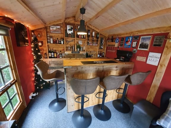 log cabin pub photos